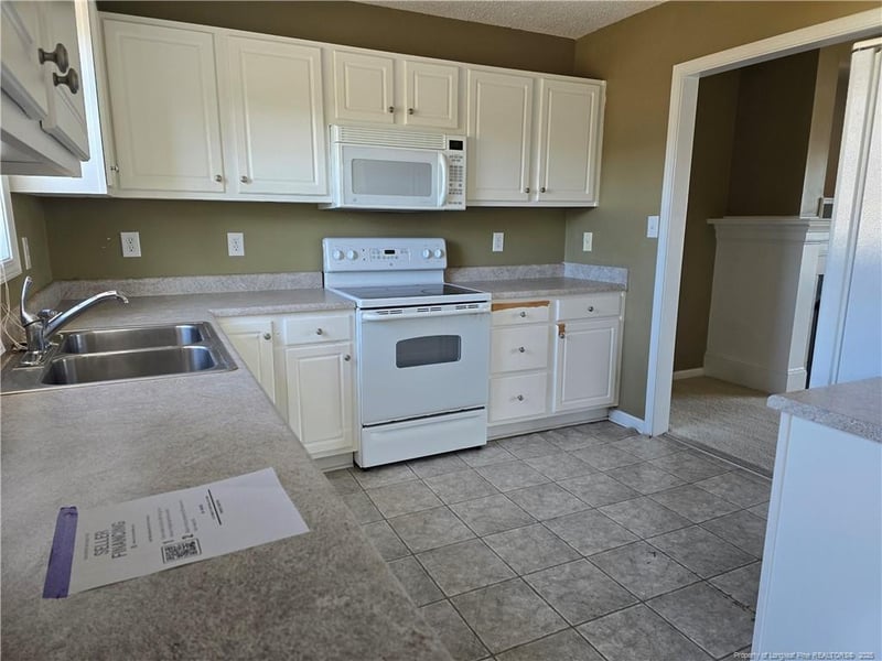 413 Turret Ct, Hope Mills, NC 28348