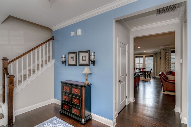 4132 Overcup Oak Ln, Cary, NC 27519