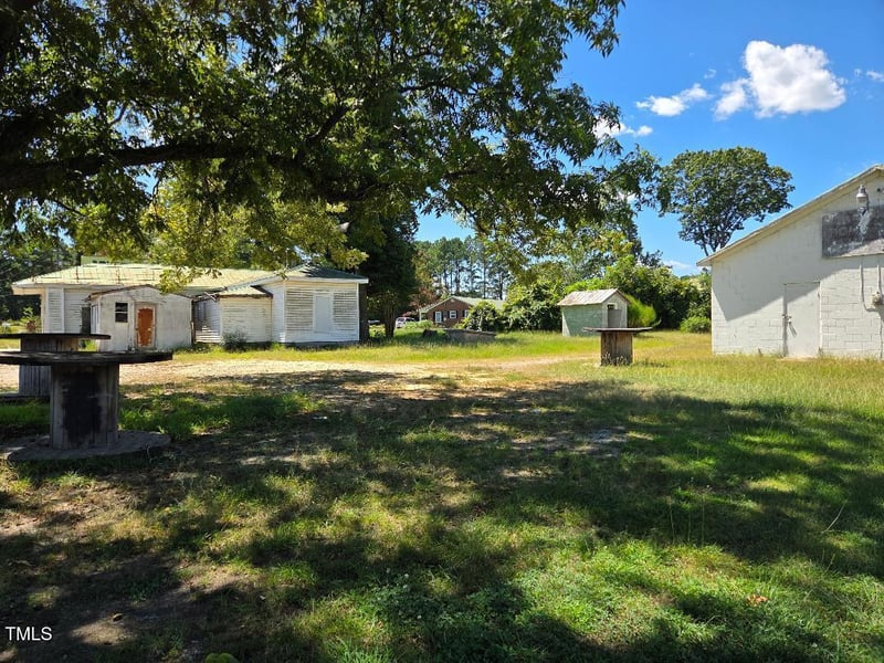 4132 Us Hwy 301, Four Oaks, NC 27524