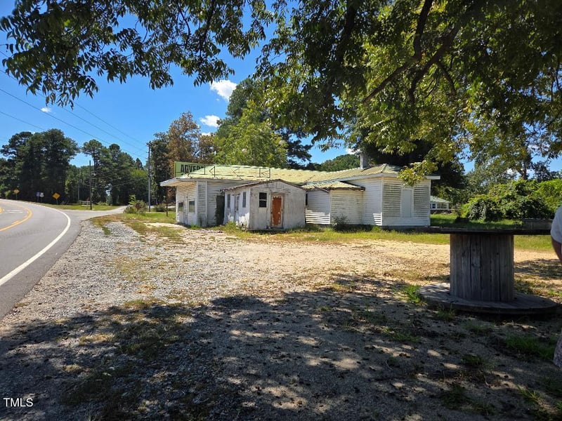 4132 Us Hwy 301, Four Oaks, NC 27524