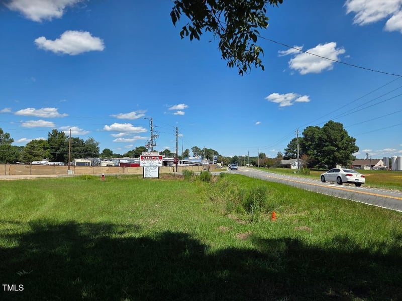 4132 Us Hwy 301, Four Oaks, NC 27524