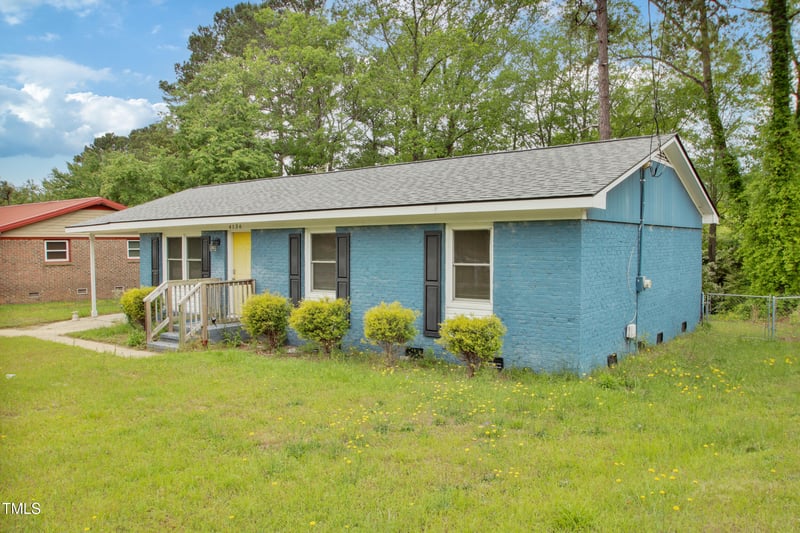 4136 Village Dr, Fayetteville, NC 28304