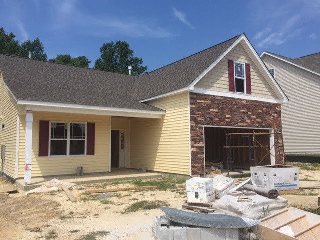4137 Weavers Pond Dr, Zebulon, NC 27597