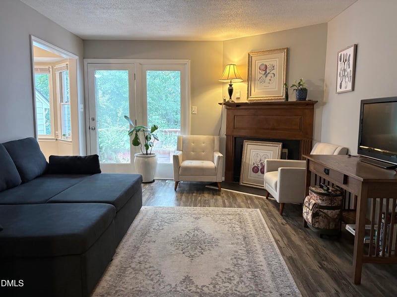 4139 Kaplan Dr, Raleigh, NC 27606