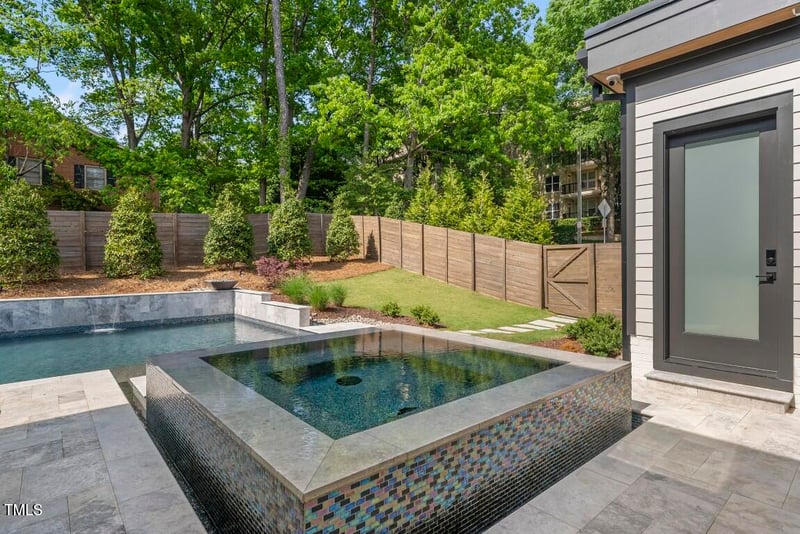 4139 Rockingham Dr, Raleigh, NC 27609