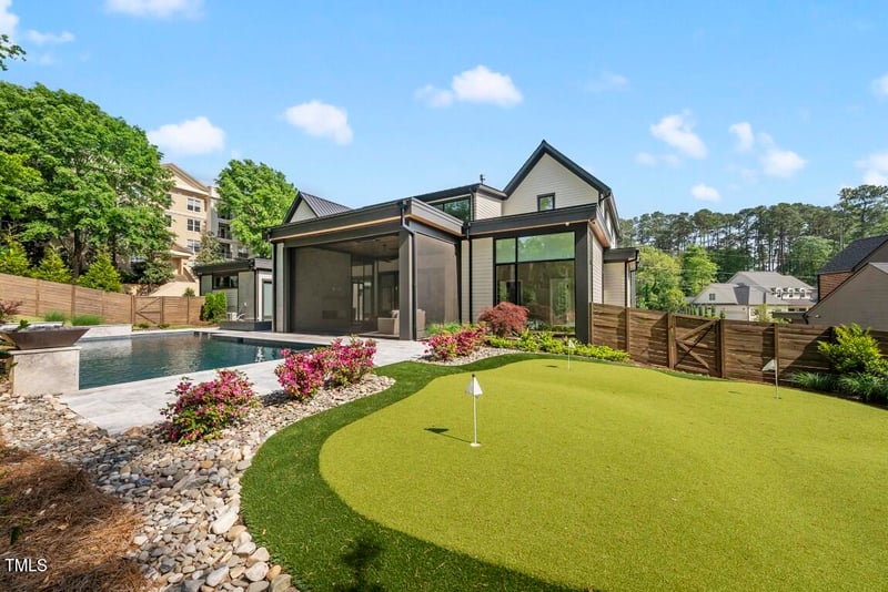 4139 Rockingham Dr, Raleigh, NC 27609