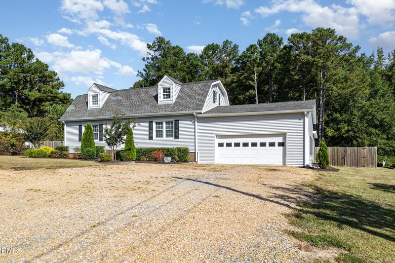 414 Aquilla Rd, Benson, NC 27504