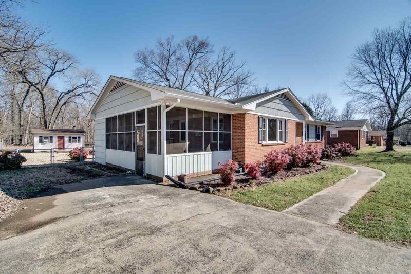 414 Crestview Dr, Durham, NC 27712