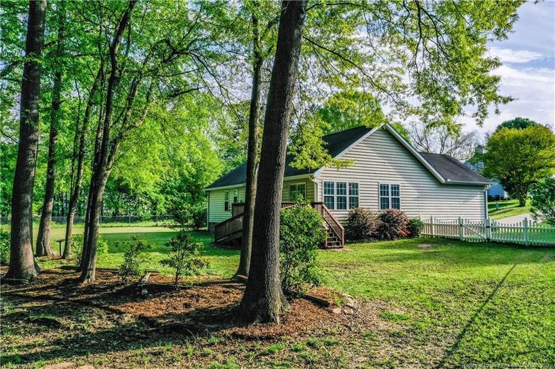 414 Henry Cir, Sanford, NC 27330