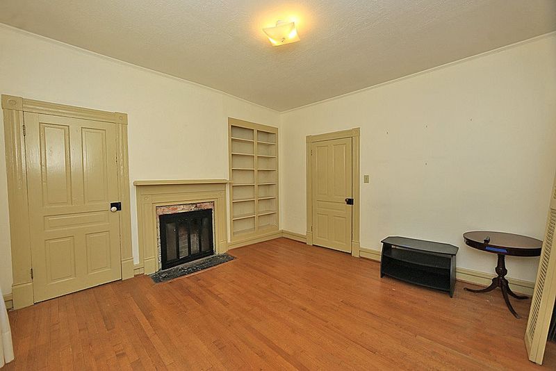 414 W King St, Hillsborough, NC 27278