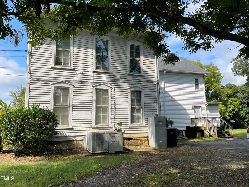 414 E Morehead St, Burlington, NC 27215