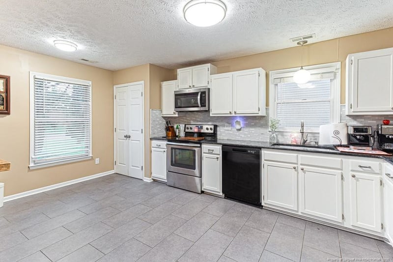414 Murray Fork Dr, Fayetteville, NC 28314