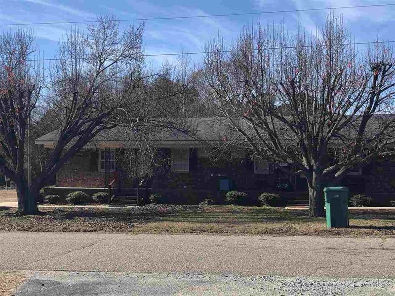 414 S Orange St, Coats, NC 27521