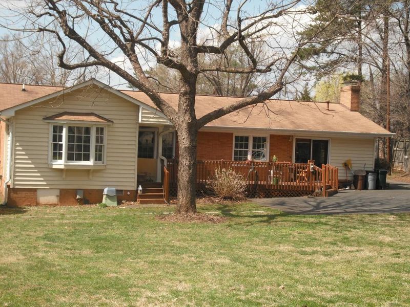 414 Overman Dr, Burlington, NC 27215