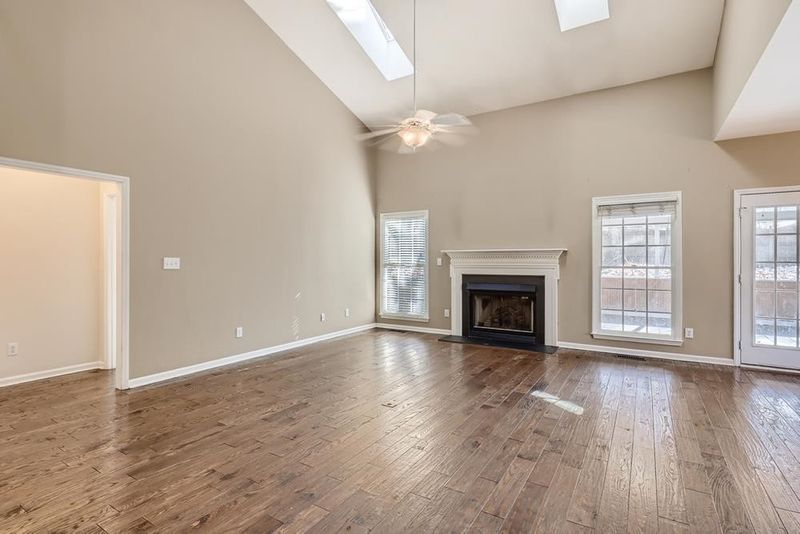 414 Silvergrove Dr, Cary, NC 27513