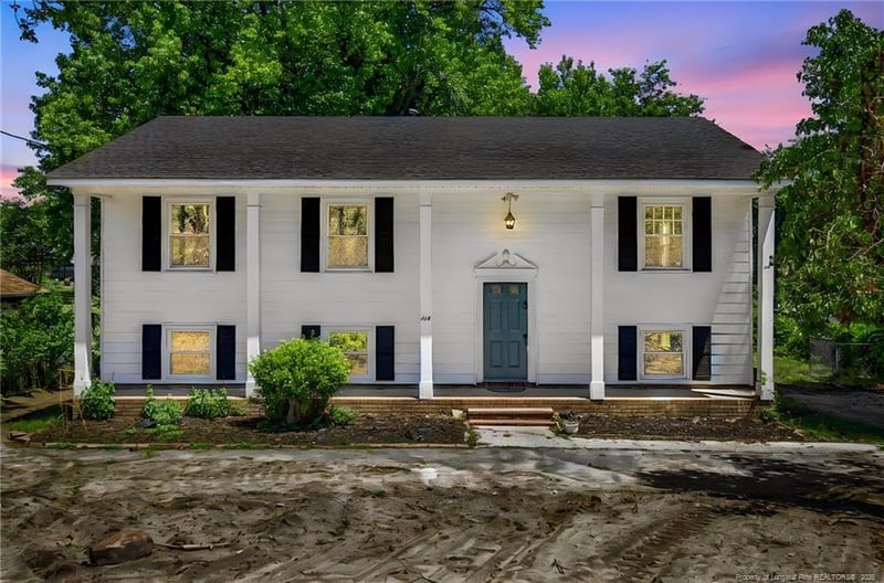 414 Stacy Weaver Dr, Fayetteville, NC 28311