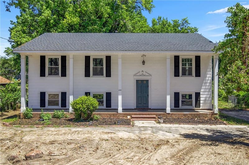 414 Stacy Weaver Dr, Fayetteville, NC 28311