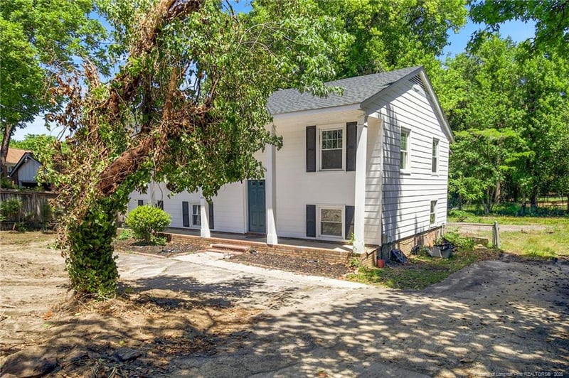 414 Stacy Weaver Dr, Fayetteville, NC 28311