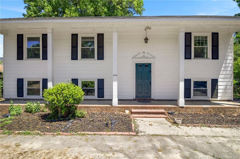 414 Stacy Weaver Dr, Fayetteville, NC 28311