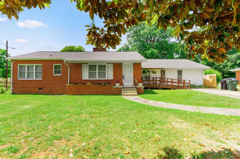 414 Trail One, Burlington, NC 27215