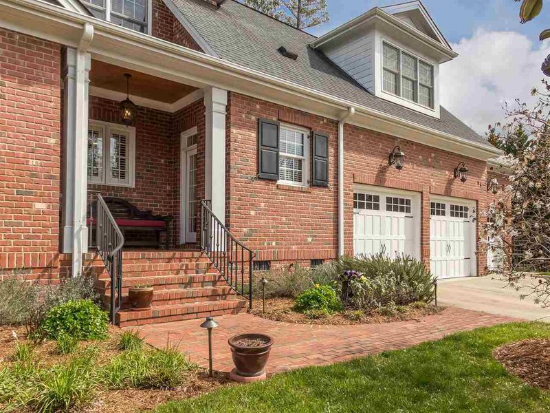 414 Westbury Dr, Chapel Hill, NC 27516