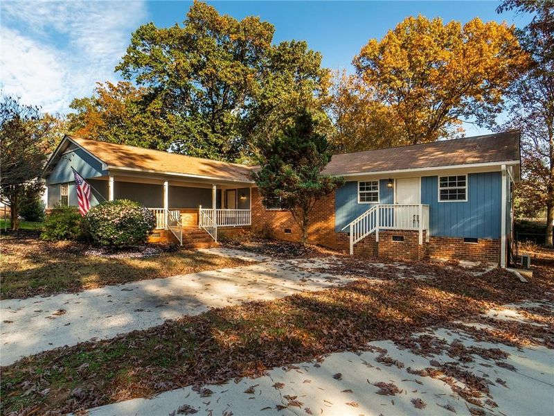 414 Wildwood Ln, Burlington, NC 27215