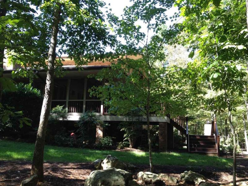 414 Woodgate Dr, Chapel Hill, NC 27516