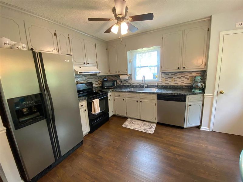 4141 Willow Haven Ct, Raleigh, NC 27616