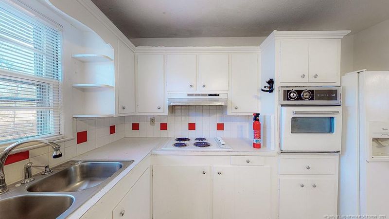 4143 Meadowood Ct, Hope Mills, NC 28348