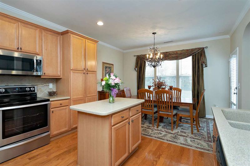 415 Hilltop View St, Cary, NC 27513