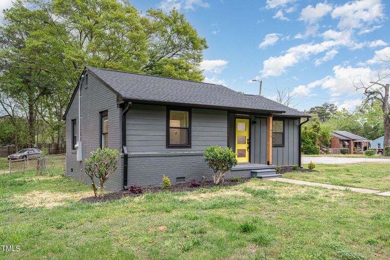 415 Lamont St, Raleigh, NC 27610