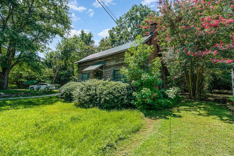 415 W Noble St, Louisburg, NC 27549