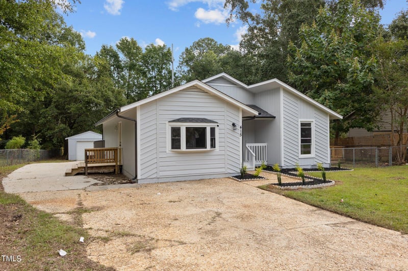 415 Offing Dr, Fayetteville, NC 28314