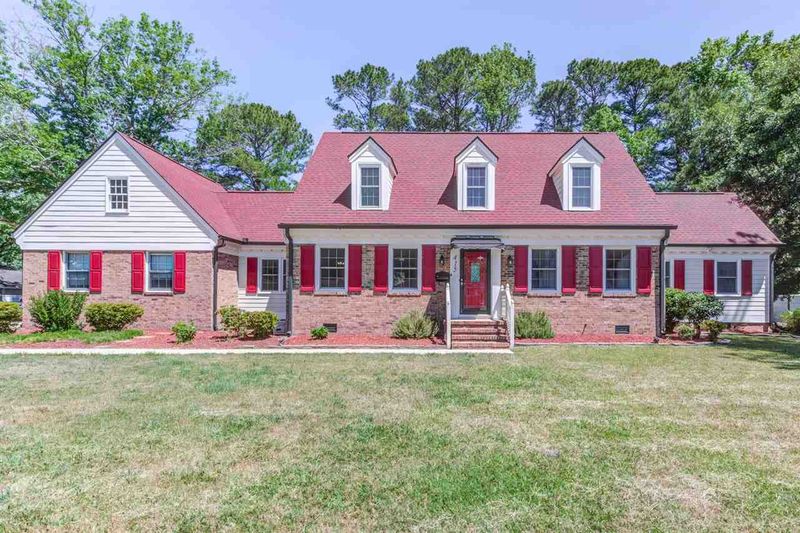 415 Pecan Dr, Selma, NC 27576