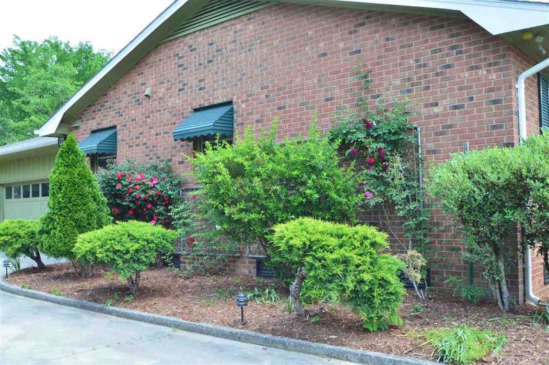 415 Ridgecrest St, Graham, NC 27253