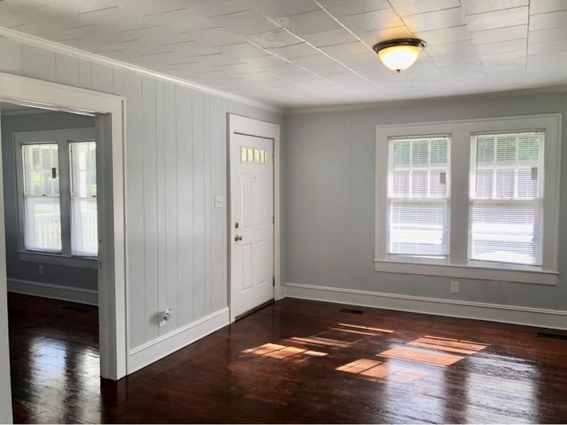 415 S Saint John St, Burlington, NC 27217