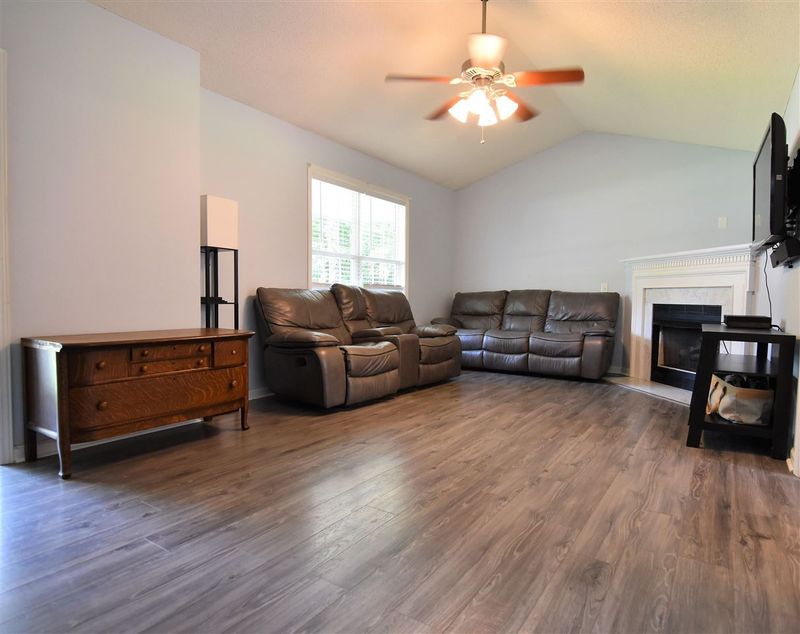 415 Spaniel Ln, Clayton, NC 27529