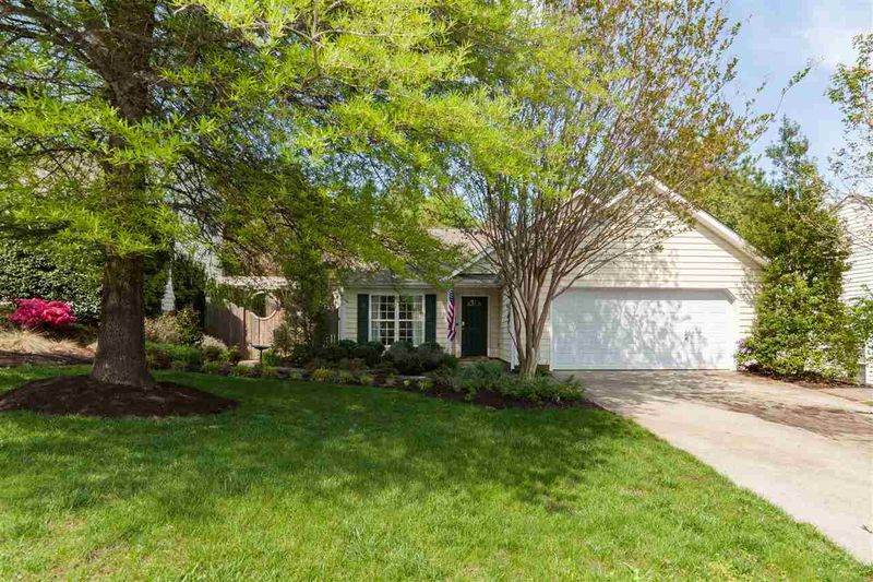 415 Thorncrest Dr, Apex, NC 27539