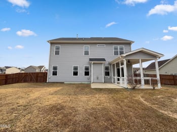 4153 Weavers Pond Dr, Zebulon, NC 27597