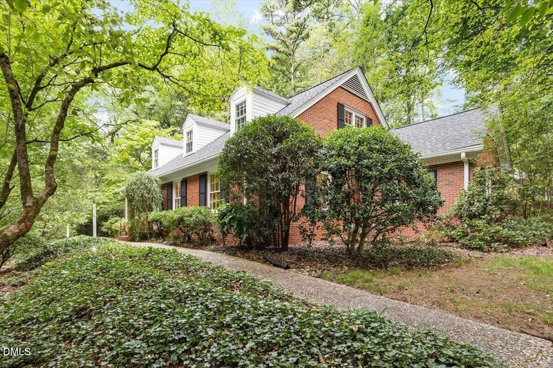 416 Brookside Dr, Chapel Hill, NC 27516