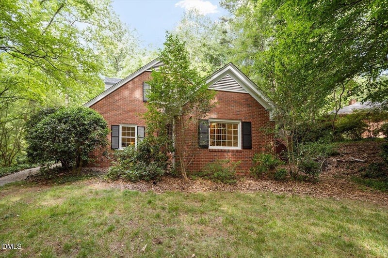 416 Brookside Dr, Chapel Hill, NC 27516