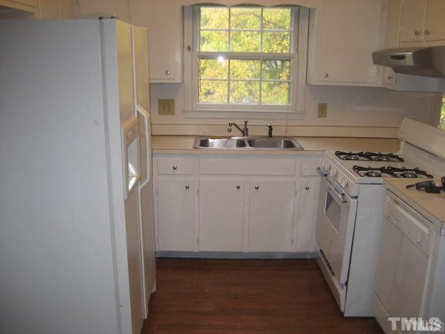 416 Cedarview Ct, Raleigh, NC 27609
