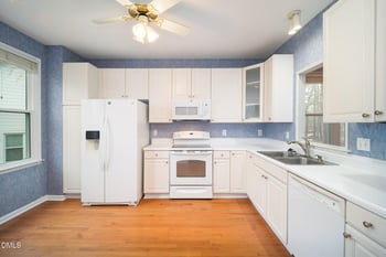 416 Center Pointe Dr, Cary, NC 27513