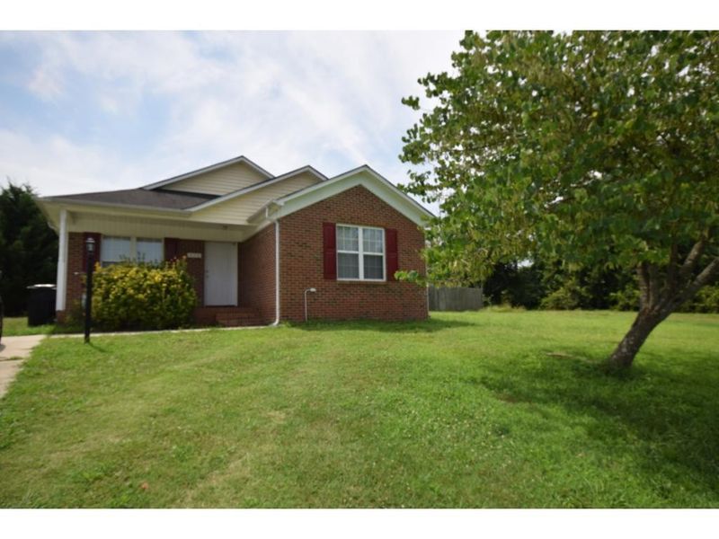 416 Dudley St, Burlington, NC 27217