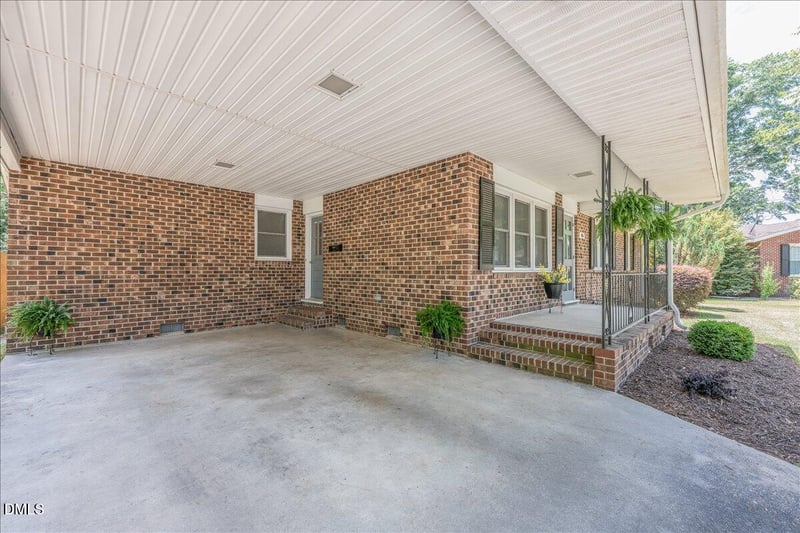 416 Griswold St, Selma, NC 27576