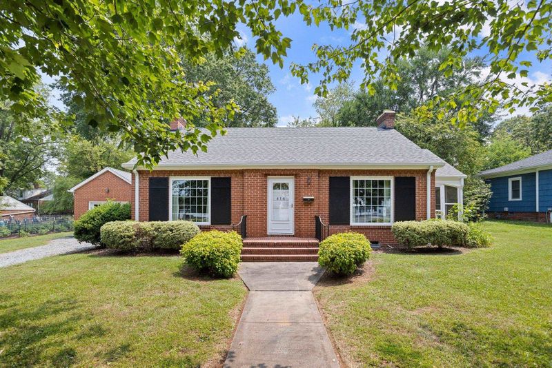 416 Parkview Dr, Burlington, NC 27215
