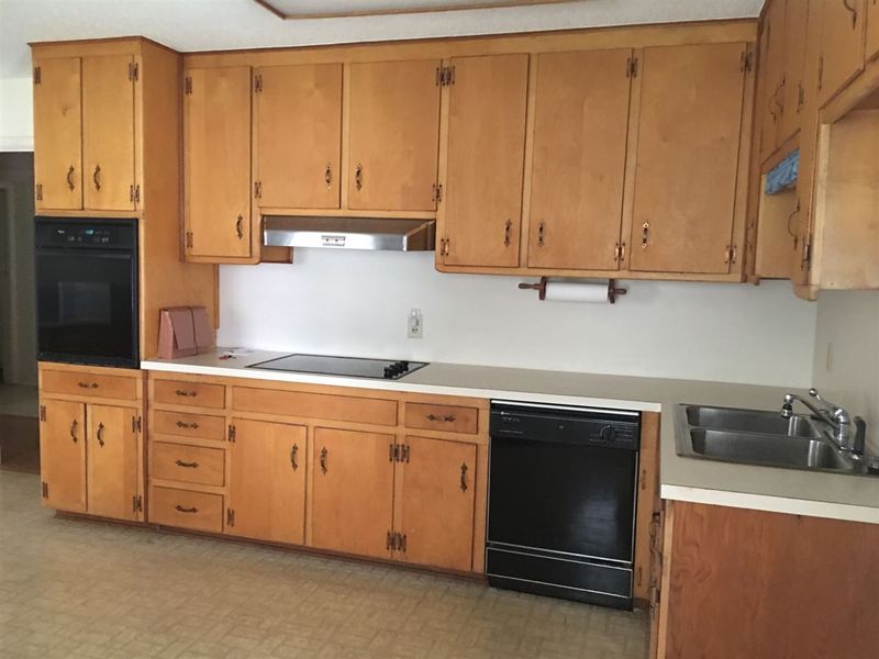 416 N Raleigh St, Angier, NC 27501