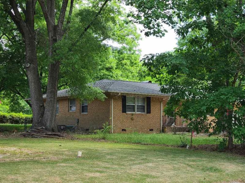 416 Roxanne Dr, Raleigh, NC 27603