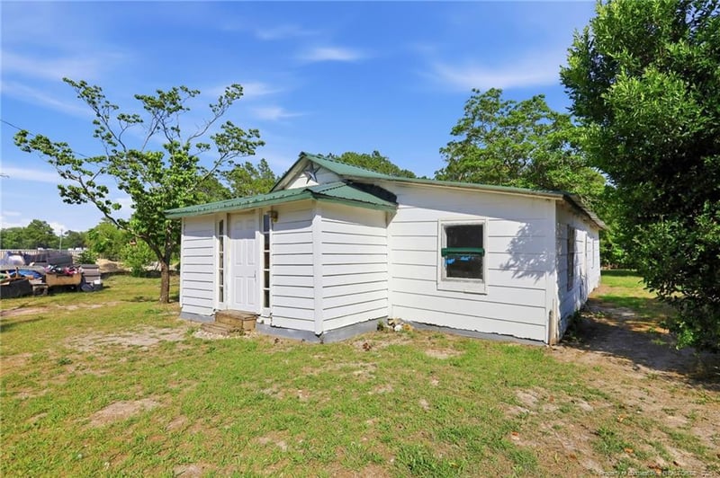 416 Wakefield Dr, Hope Mills, NC 28348