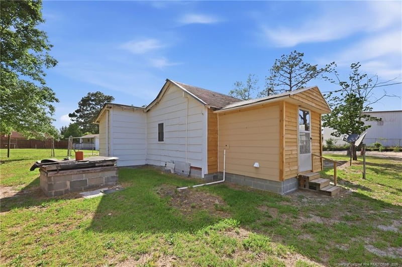 416 Wakefield Dr, Hope Mills, NC 28348